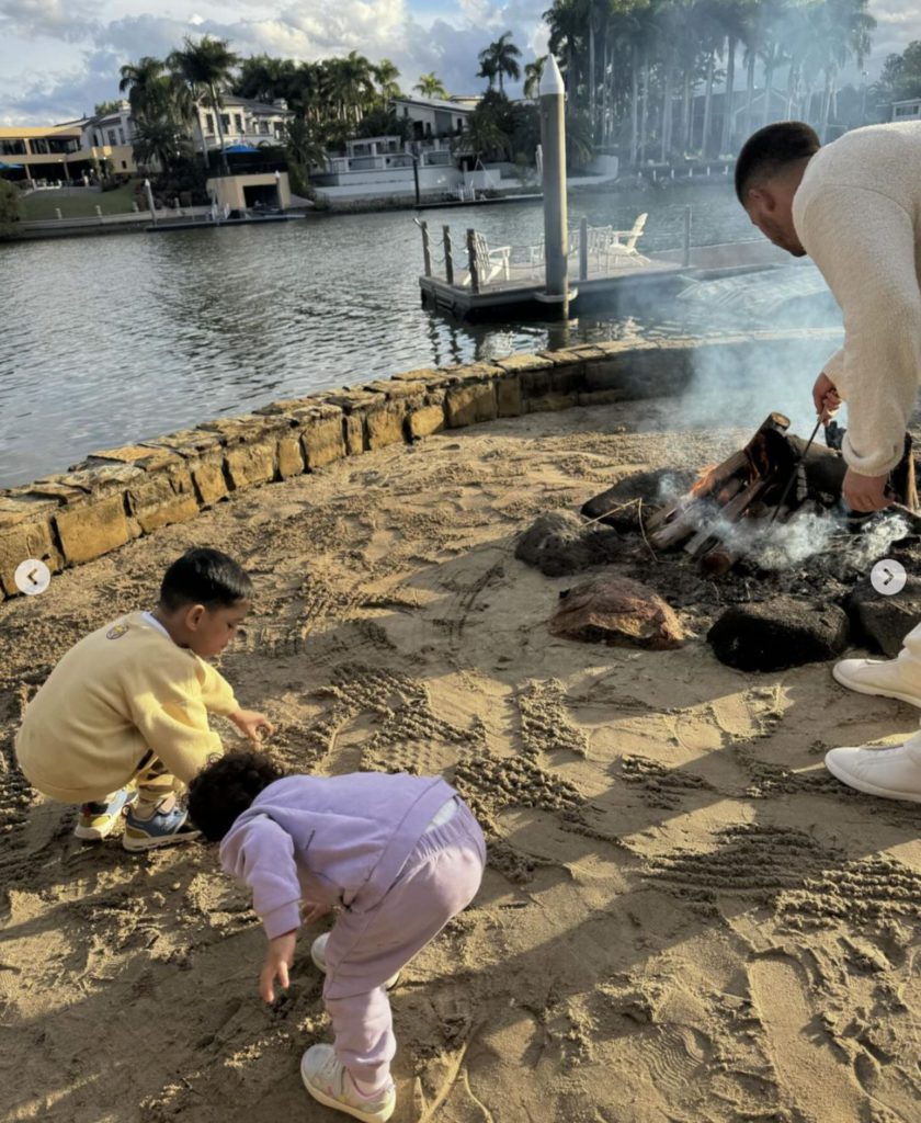 Image Source: Instagram @priyankachopra and @nickjonas